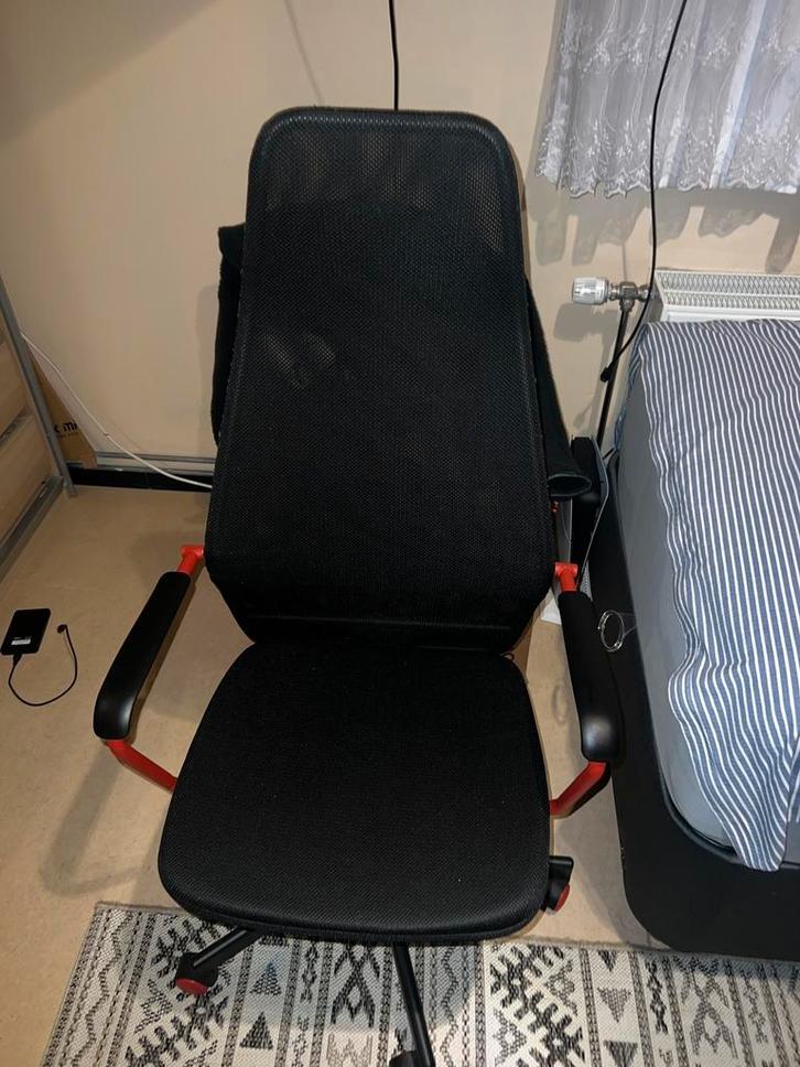 Gamingstoel IKEA - HUVUDSPELARE (Zo goed als heel Nieuw), Huis en Inrichting, Bureaustoelen, Zo goed als nieuw, Bureaustoel, Zwart