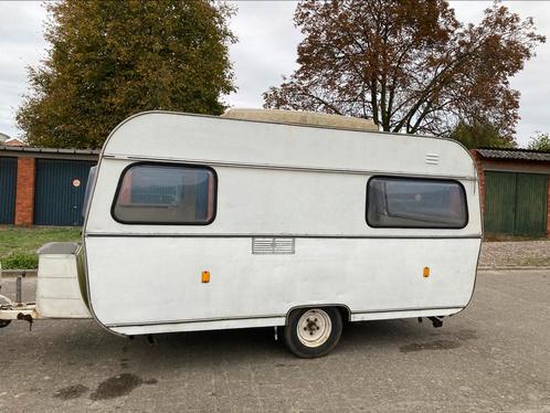 Caravane de 630 kg Le Reu Casablanca 1969 vintage à fixer !, Caravanes & Camping, Caravanes, Particulier, jusqu'à 3, 500 - 750 kg