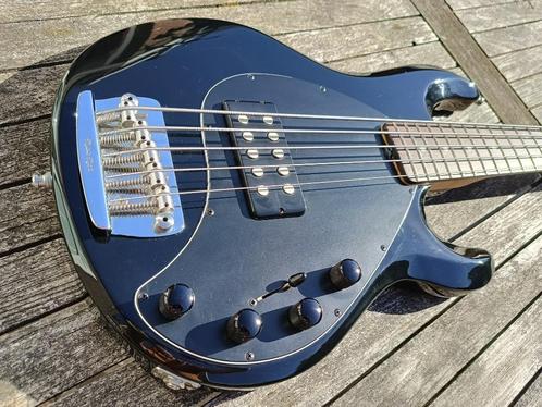 Ernie Ball Musicman StingRay 5 Black 1998, Muziek en Instrumenten, Snaarinstrumenten | Gitaren | Bas, Gebruikt, Elektrisch, 5-snarig