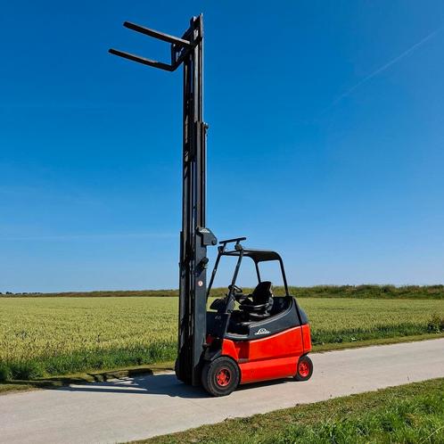 Tekoop: Linde E25-600 elektrische heftruck triplomast 560 cm, Zakelijke goederen, Machines en Bouw | Heftrucks en Intern transport