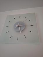 wandklok in glas (uurwerk), Huis en Inrichting, Woonaccessoires | Klokken, Ophalen, Zo goed als nieuw, Wandklok