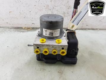 ABS POMP Fiat Doblo Cargo (01-2022/-) beschikbaar voor biedingen