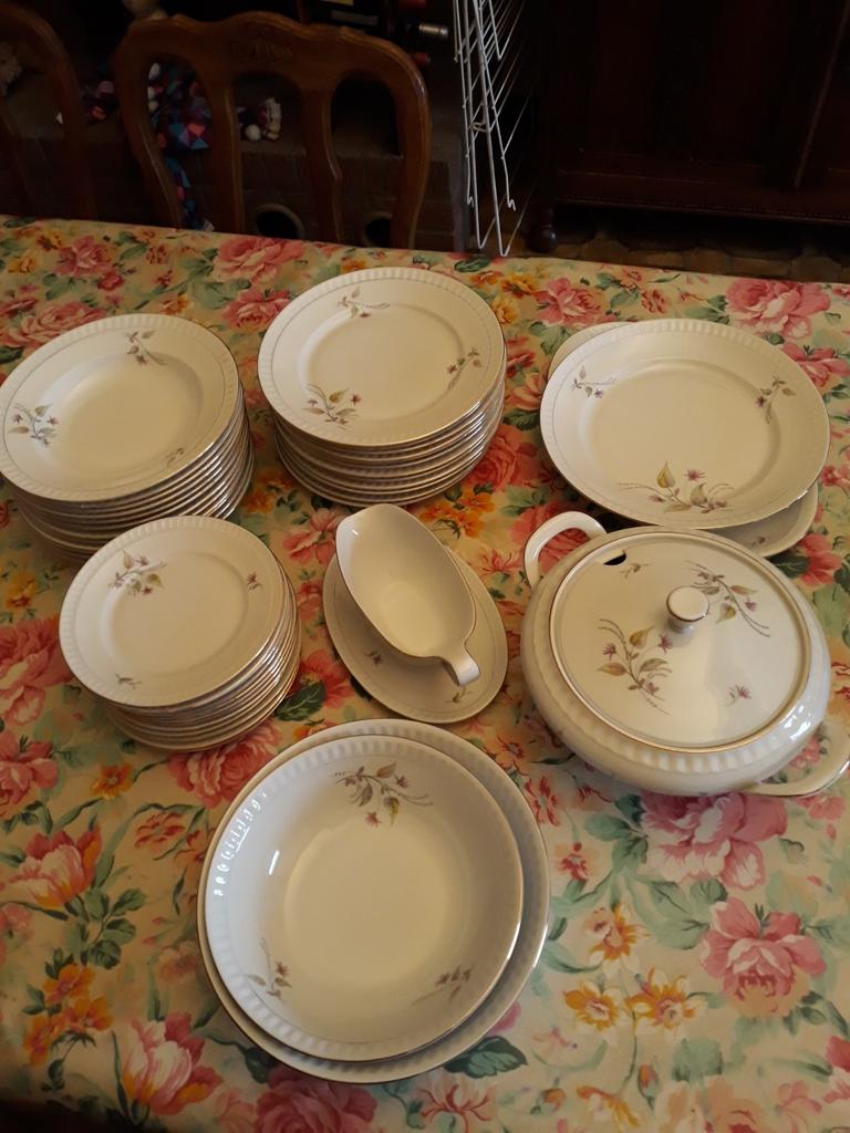 Service à dîner porcelaine, Enlèvement