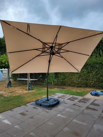 Seglarö parasol (IKEA) in zeer goede staat beschikbaar voor biedingen