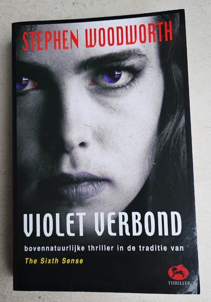 Violet verbond – Stephen Woodworth, Livres, Science-fiction, Comme neuf, Enlèvement ou Envoi