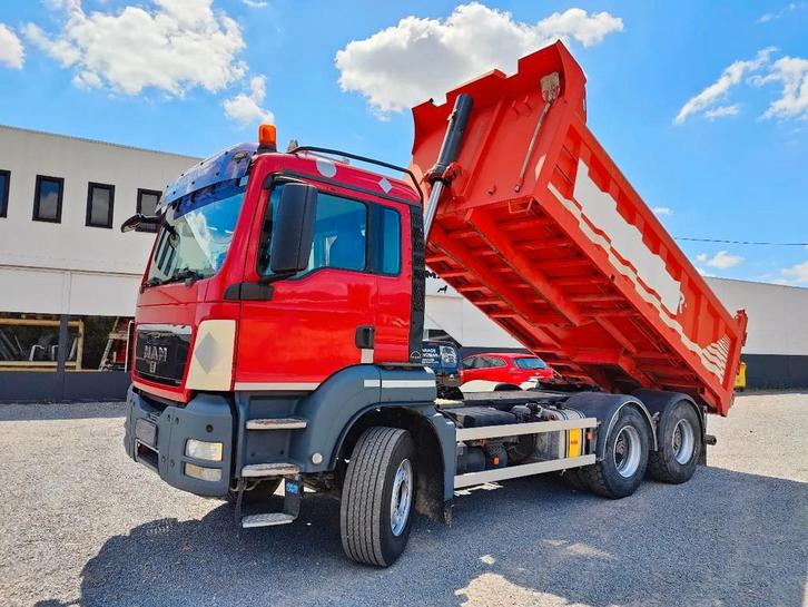 MAN TGS 33.440 6x4 kipper / trekker Euro 5 (bj 2010), Auto's, Vrachtwagens, Bedrijf, MAN, Diesel, Euro 5, Handgeschakeld, Rood