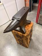 Prachtig aambeeld, Ophalen