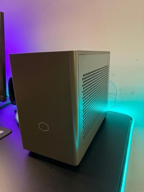 Coolermaster NR200P MAX RX 7900 GRE R7 7800X3D 1TB SSD, Computers en Software, Desktop Pc's, SSD, Gaming, Ophalen