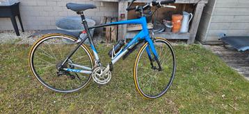 Giant sportieve racefiets beschikbaar voor biedingen