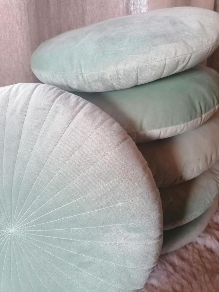 Superbes coussins décoratifs ronds vert menthe, Maison & Meubles, Accessoires pour la Maison | Coussins, Comme neuf, Enlèvement