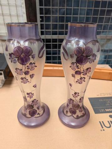 Vases Art Nouveau. Magnifiques pièces  disponible aux enchères