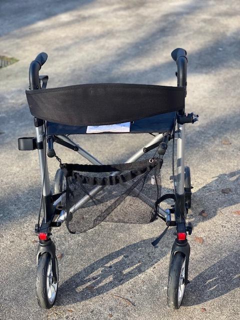 rollator, Diversen, Rollators, Zo goed als nieuw, Lichtgewicht, Opvouwbaar, Ophalen