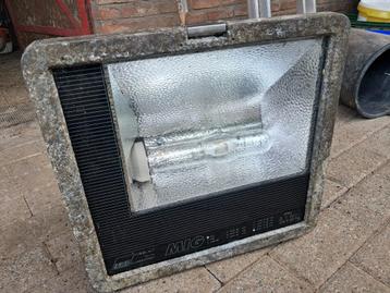 Lampe extérieure piste  beschikbaar voor biedingen