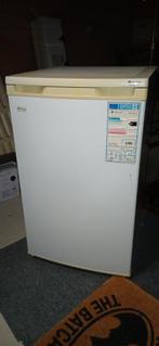 tafelmodel koelkast met vriesvakje. soms gebruikt op camping, Ophalen, Gebruikt