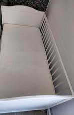 Lit bebe blanc, Enfants & Bébés, Chambre d'enfant | Lits, Enlèvement, Comme neuf, Matelas