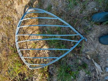 Pour chevaux galvanise beschikbaar voor biedingen