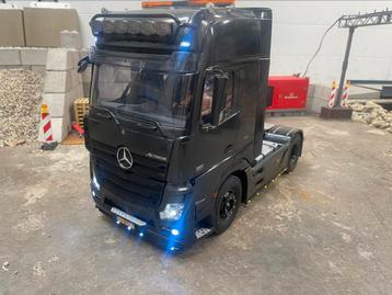 Tamiya Mercedes-Benz Actros 1851 Gigaspace met MFC-01 beschikbaar voor biedingen