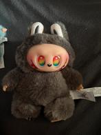 Labubu big into energy mysterie (zeldzaam), Verzamelen, Poppen, Ophalen of Verzenden, Nieuw, Pop