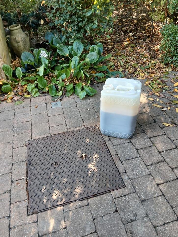 Rode mazout op te halen, Doe-het-zelf en Bouw, Chauffageketels en Boilers, Zo goed als nieuw, Ophalen