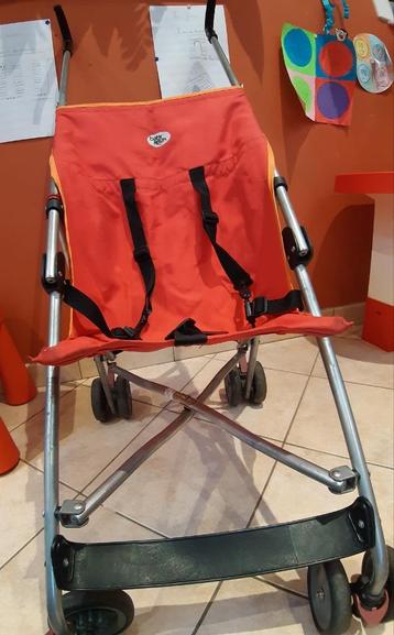 BUGGY rouge beschikbaar voor biedingen