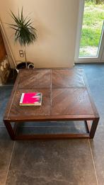 Vierkante salontafel. Donker gebeitst hout, Huis en Inrichting, Tafels | Salontafels, Ophalen, Gebruikt, Klassiek minimalisme