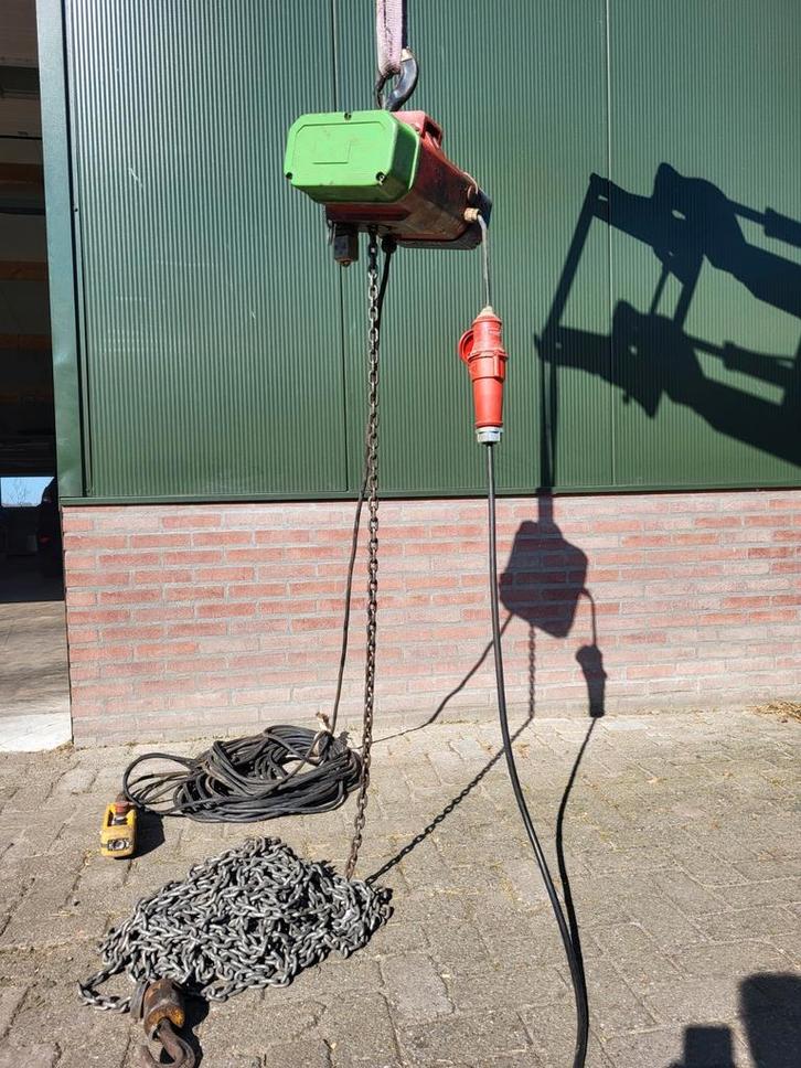 Rema en KITO kettingtakel hijstakel, Doe-het-zelf en Bouw, Lieren en Takels, Zo goed als nieuw, Ophalen