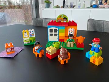 LEGO DUPLO kleuterschool set 10833 beschikbaar voor biedingen