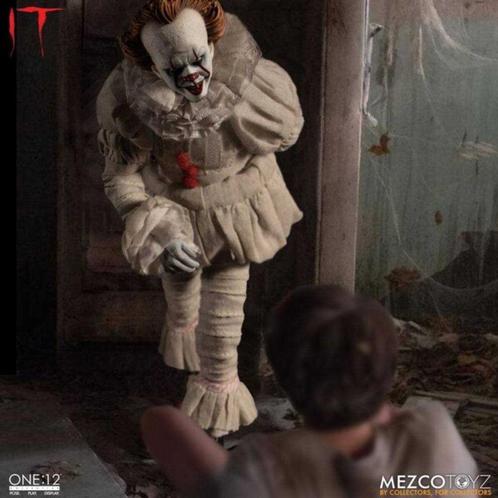 Pennywise IT 1/12 Mezco No Sideshow Hot Toys Prime Queen, Verzamelen, Beelden en Beeldjes, Zo goed als nieuw, Ophalen of Verzenden