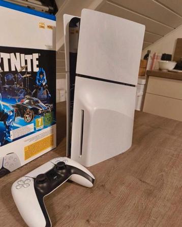 PS5 Disk Versie Slim 1TB + Games & Accessoires beschikbaar voor biedingen