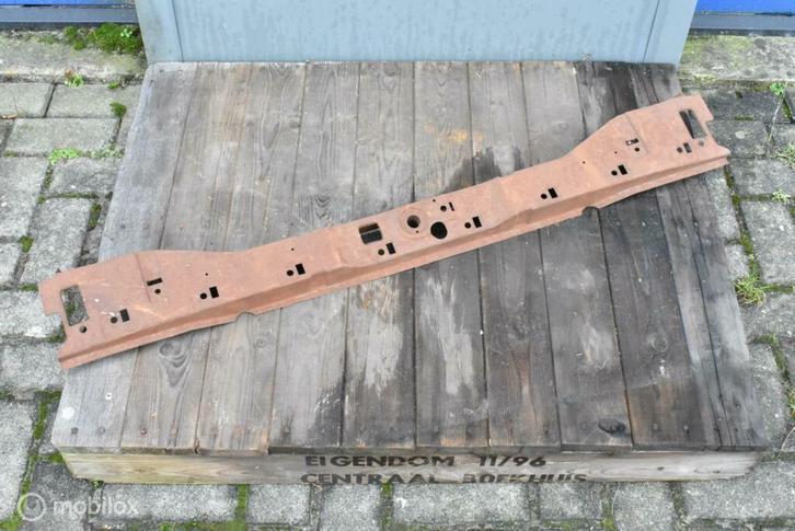 NOS Slotplaat front motorkap Ford P3 Taunus 17M ('60-'64), Auto-onderdelen, Carrosserie, Ford, Nieuw, Ophalen of Verzenden