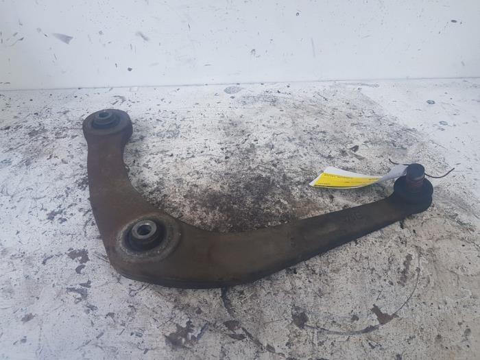 Bras de suspension avant gauche d'un Peugeot 206, Autos : Pièces & Accessoires, Suspension & Châssis, Peugeot, Utilisé, 3 mois de garantie