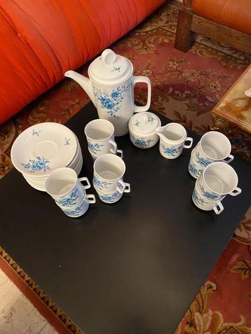 Servies beschikbaar voor biedingen