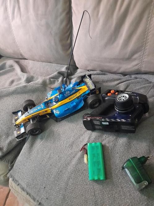 Ferrari télécommandée nikko + accessoires veh hachette, Kinderen en Baby's, Speelgoed | Buiten | Actiespeelgoed, Gebruikt