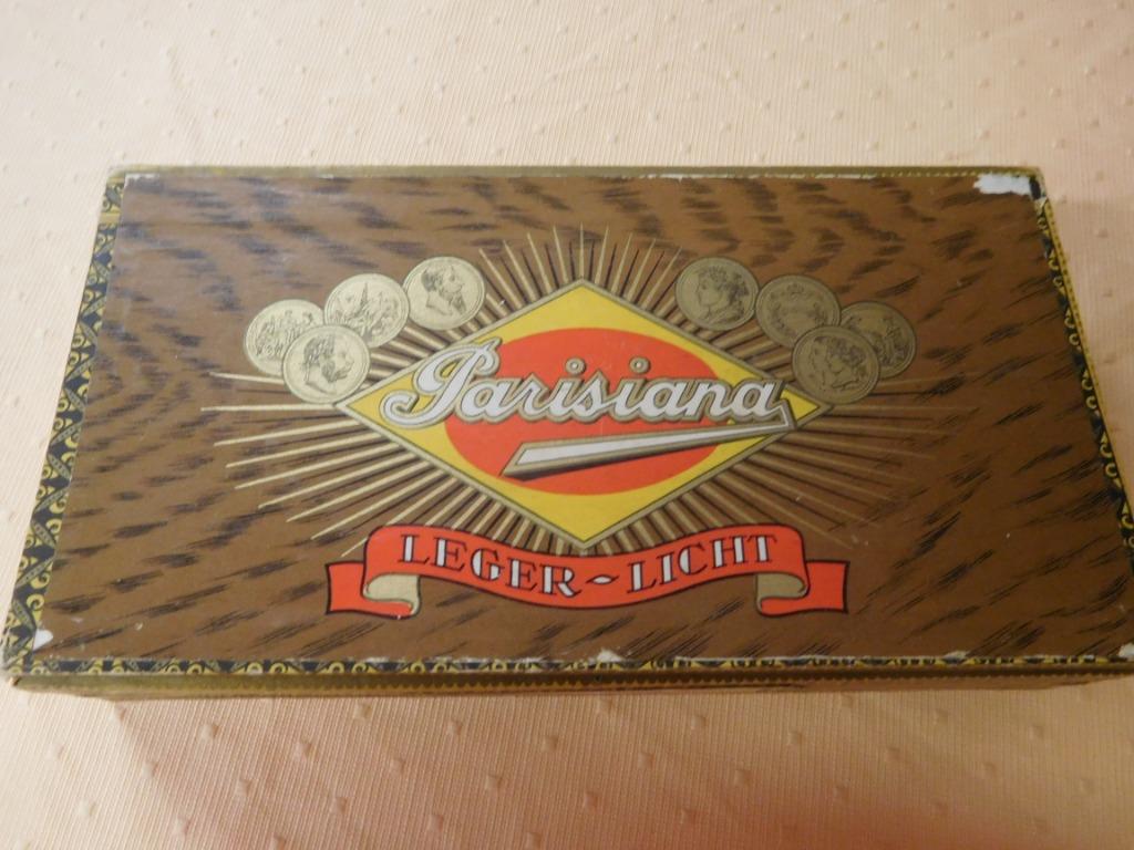 Ancienne boîte à cigares en bois Parisiana, Collections, Articles de fumeurs, Briquets & Boîtes d'allumettes, Utilisé, Boîtes ou marques d'allumettes