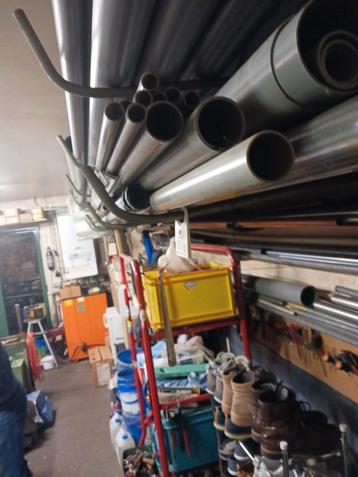 Buize 4 meter,Diam32,40 1€ m 50,100m€ m hulpstukkenallemate  beschikbaar voor biedingen