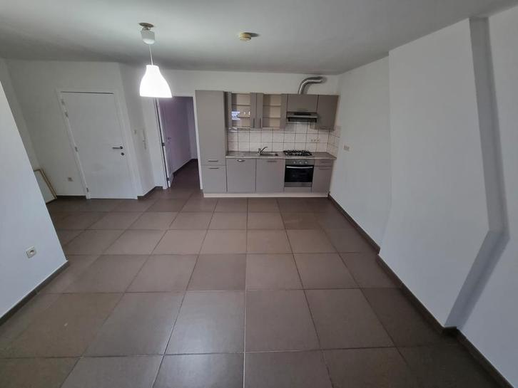 APPARTEMENT A LOUER A MONTIGNIES-SUR-SAMBRE, Immo, Appartementen en Studio's te huur, Charleroi