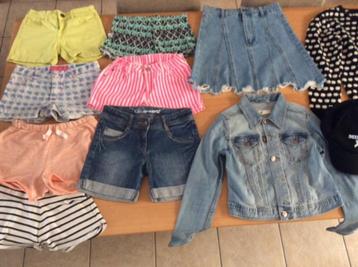 Te koop kleding maat 158/164 totaal 28 stuks beschikbaar voor biedingen