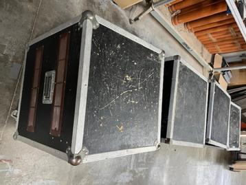 Ensemble de 4 racks 19" beschikbaar voor biedingen