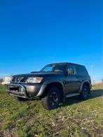 nissan patrol Y61, Auto's, Automaat, Achterwielaandrijving, Beige, 4 cilinders