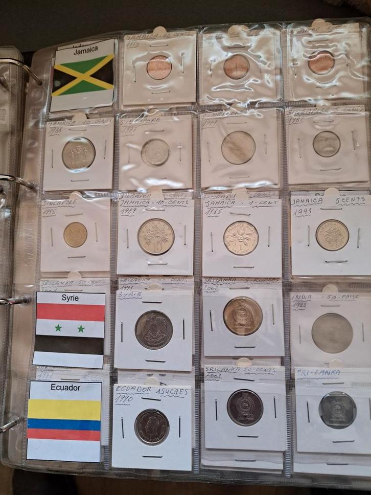 2 prachtige albums met 250 wereldmunten per album met  vlag, Postzegels en Munten, Munten en Bankbiljetten | Verzamelingen, Ophalen