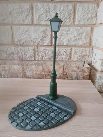 Lampadaire en résine  pour figurine