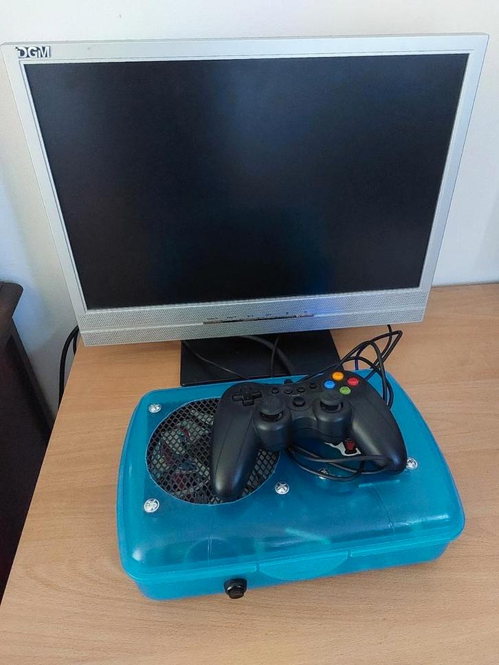 Ultimate Retro Gaming Console + Screen + controller, Games en Spelcomputers, Spelcomputers | Overige, Refurbished, Ophalen