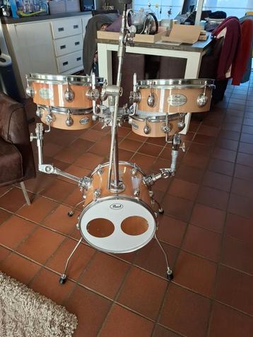 Pearl rhythm pod traveller drumstel in goede staat beschikbaar voor biedingen