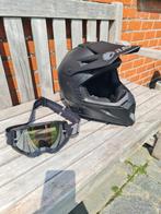 Helm en bril motorfiets