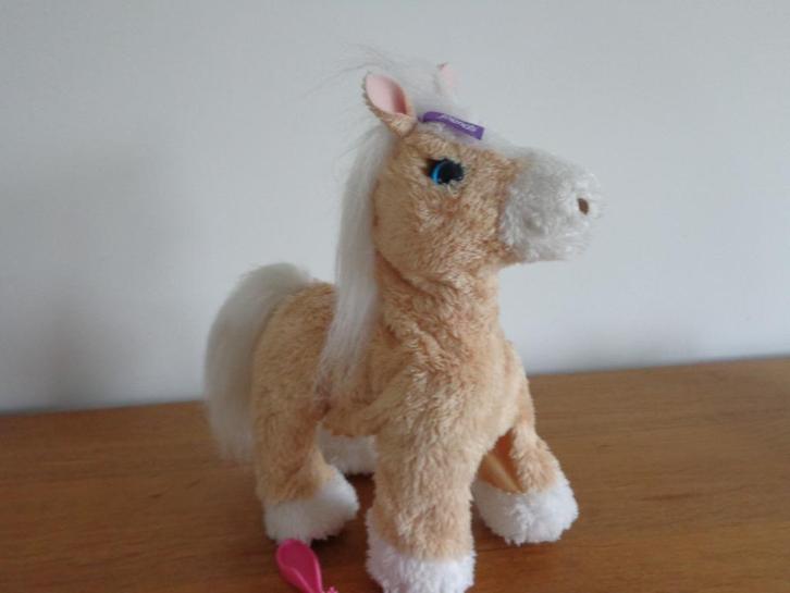 Peluche Poney trotteur FurReal de Hasbro, Kinderen en Baby's, Speelgoed | Knuffels en Pluche, Zo goed als nieuw, Paard, Ophalen of Verzenden