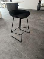 2 moderne zwarte barkrukken, Huis en Inrichting, Barkrukken, 2 krukken, Ophalen, Zo goed als nieuw, 60 tot 90 cm