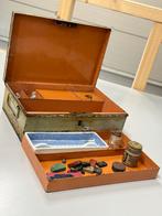 Boîte peinture métal 1849 du début l'ère victorienne + clé, Antiquités & Art, Enlèvement ou Envoi