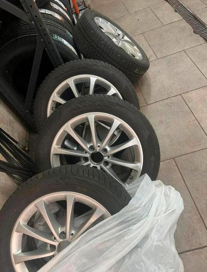 4 banden met R17-velgen - Mercedes A of ANDERE, Auto-onderdelen, Banden en Velgen, Banden en Velgen, Winterbanden, 17 inch, Ophalen