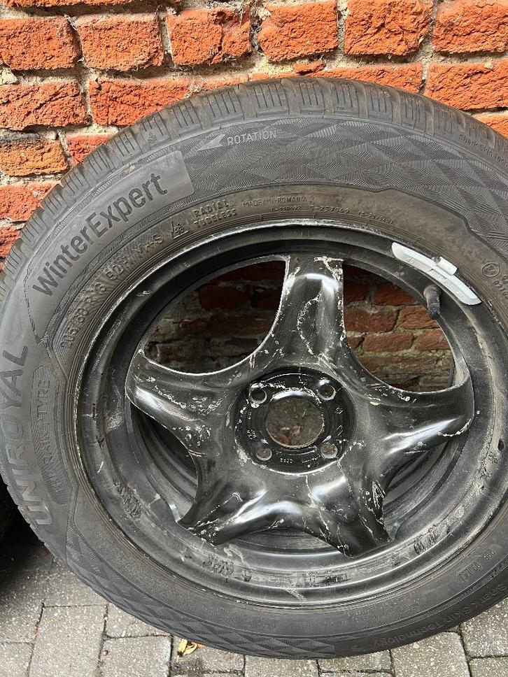 DACIA Jogger winterbanden op velg met sierdeksels, Auto-onderdelen, Banden en Velgen, Banden en Velgen, Winterbanden, 16 inch