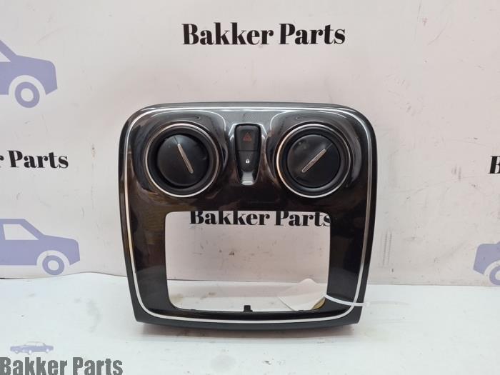 Luchtrooster Dashboard van een Dacia Logan, Auto-onderdelen, Dashboard en Schakelaars, Dacia, Gebruikt, 3 maanden garantie